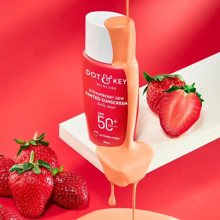 Sunscreen  Dot & Key Strawberry Dew Tint SPF 50+ PA++++ Warm Ivory | 50ml